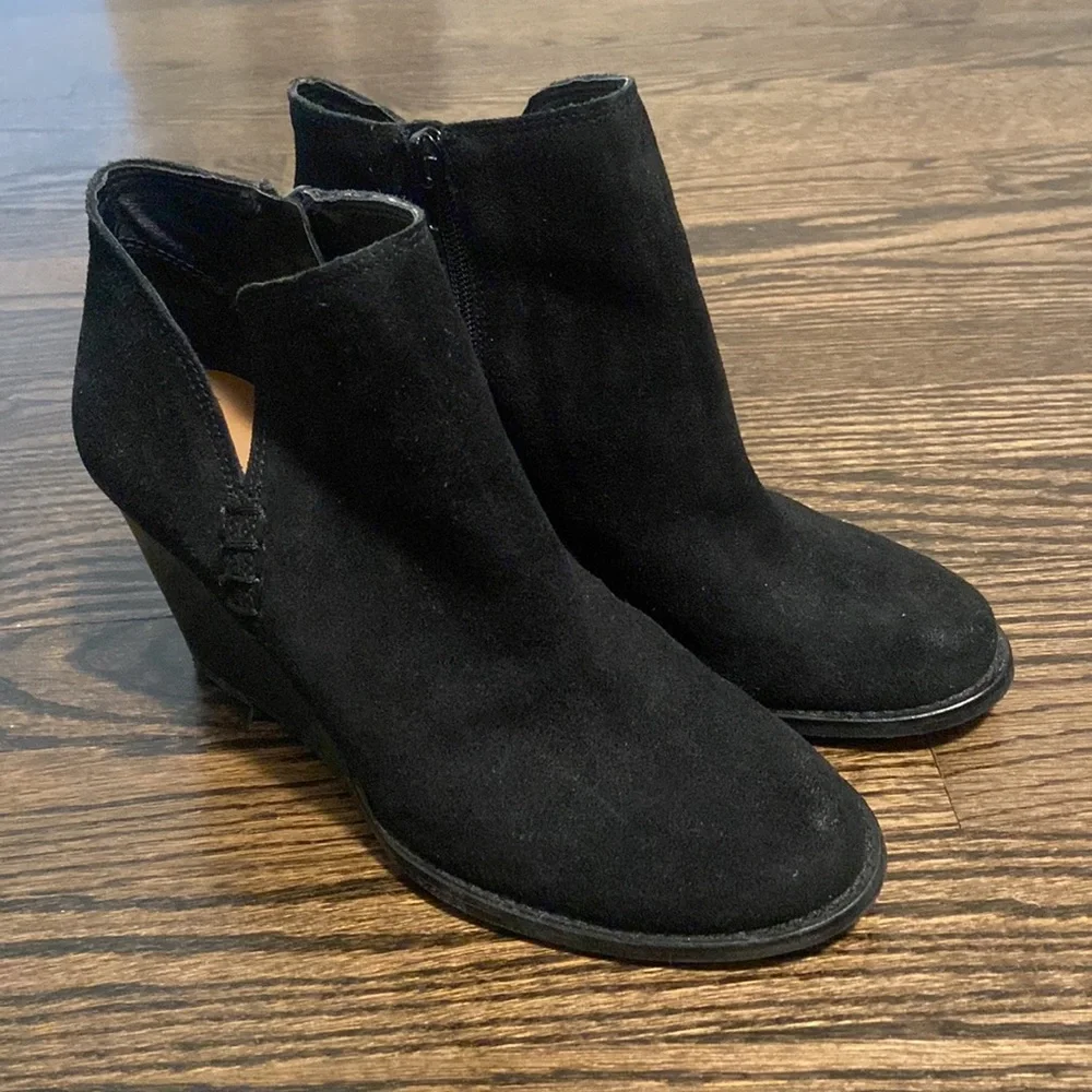 Lucky Brand Black Suede Wedged Booties Size 8.5 Yimme - Picture 4 of 6